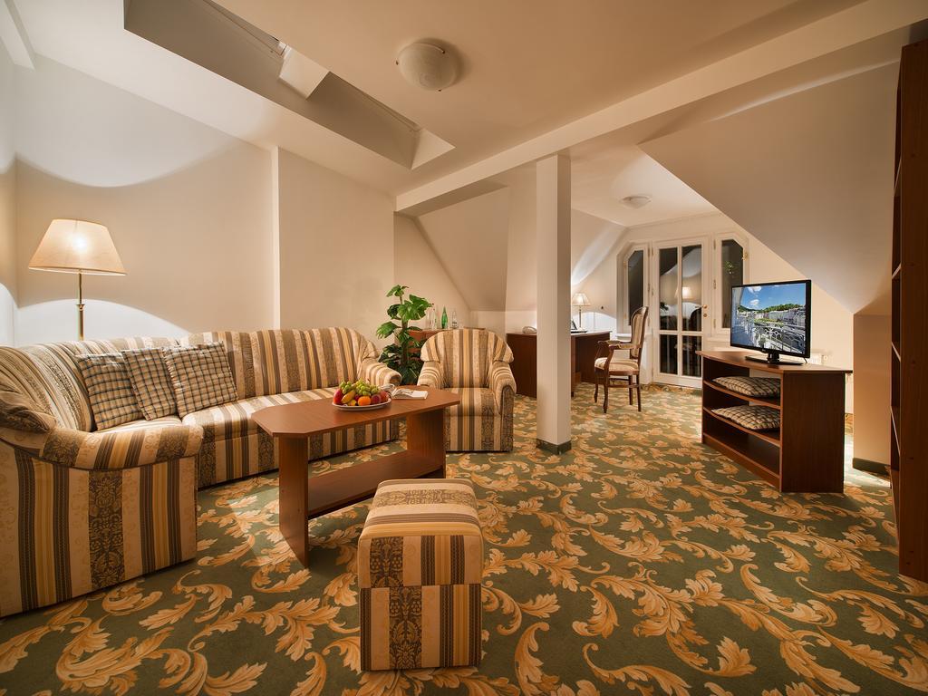Ea Hotel Elefant Karlovy Vary Exterior foto